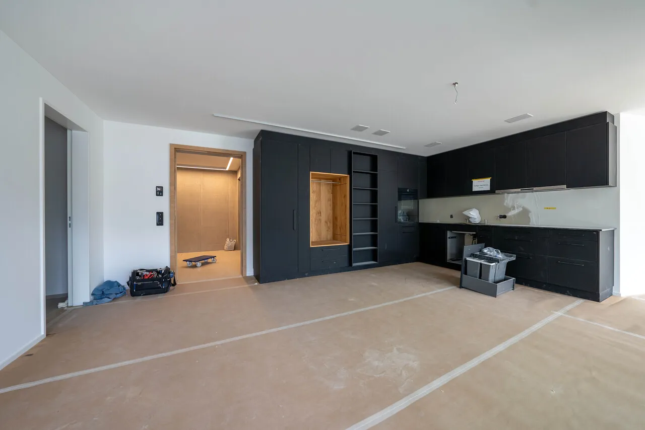 Moderne 2.5-Zimmer-Wohnung mit hochwertigem Ausbau und Loggia