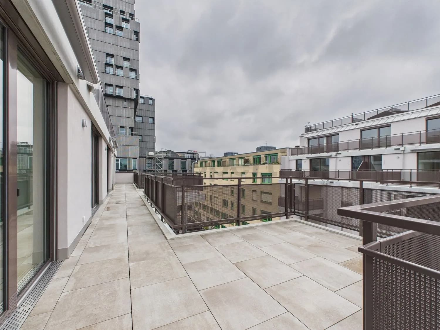 Moderne 3.5-Zimmer-Wohnung mit Balkon, Basel