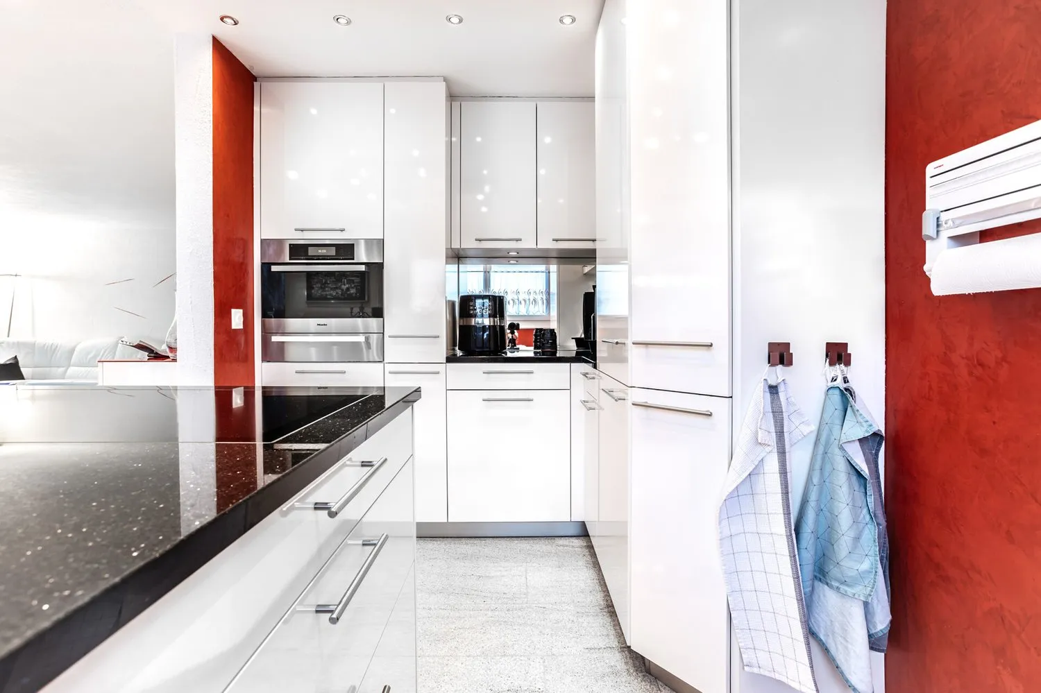 Grosses Einfamilienhaus in oberster Lage mit Blick übers Limmattal