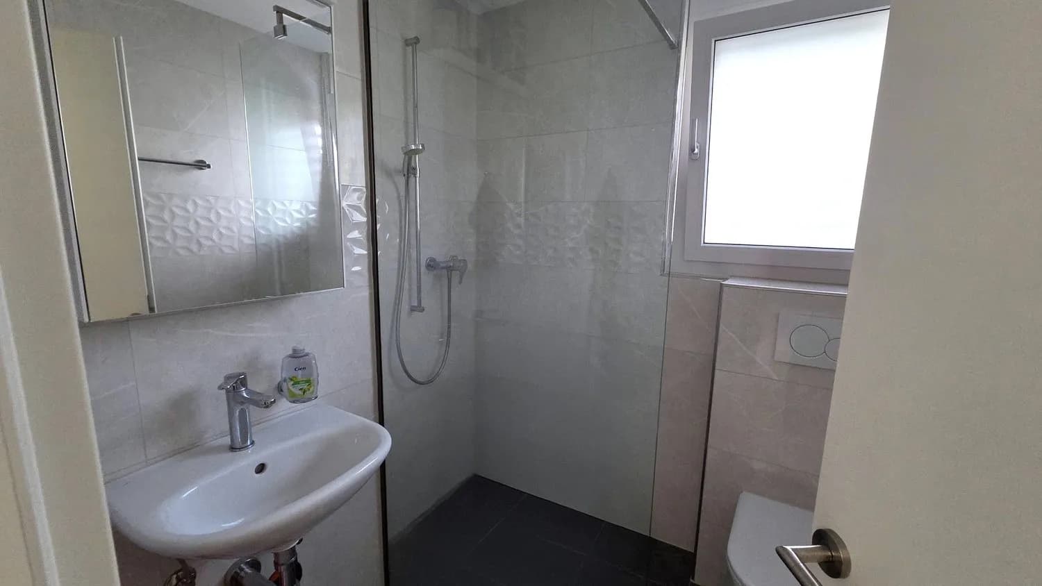 MFH in top Zustand mit 6 Einheiten und 4.84% Rendite