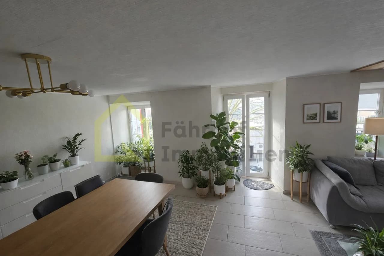 Helle Familienwohnung mit sonnigem Balkon