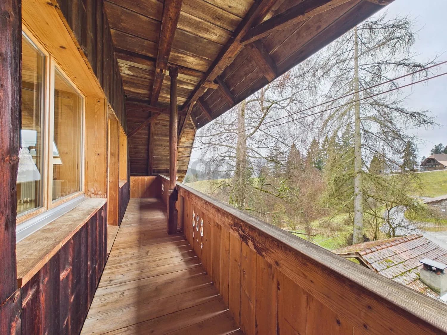 4.5-Zimmer-Dachwohnung in ruhiger, sonniger Lage