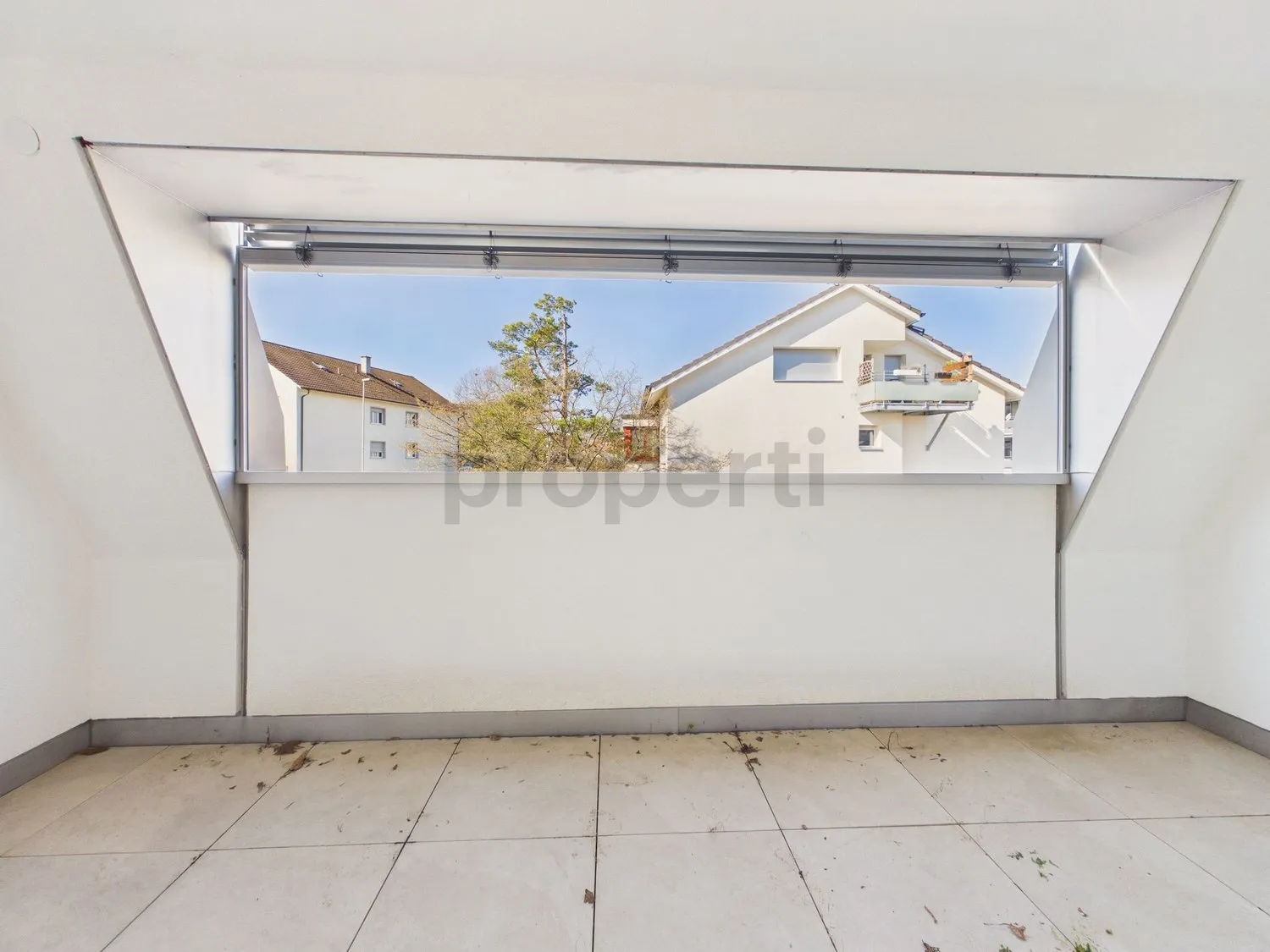 Moderne 4.5-Zimmer-Attikawohnung mit Balkon, Aesch