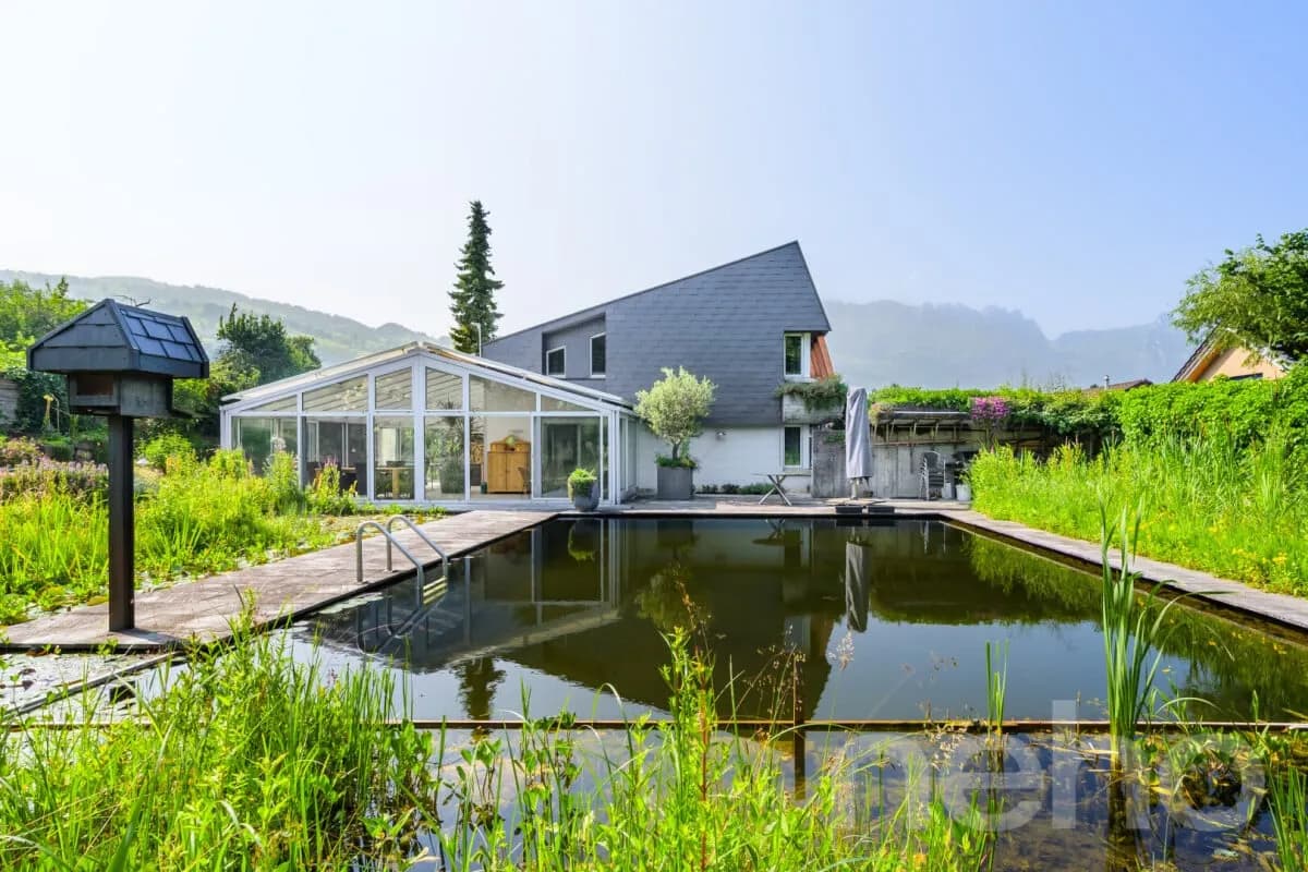 Exklusives EFH in Grabs mit Naturpool & viel Privatsphäre