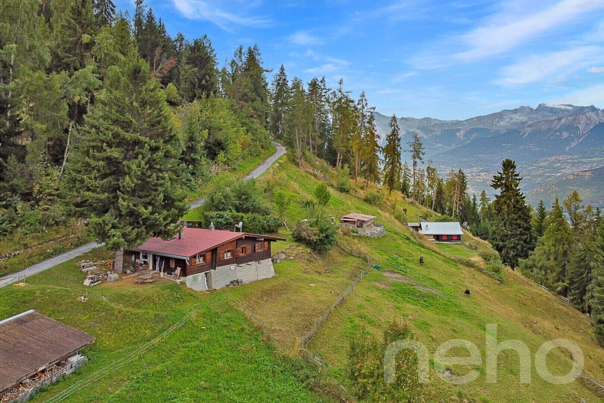 Charmant chalet mitoyen avec terrain et terrasse