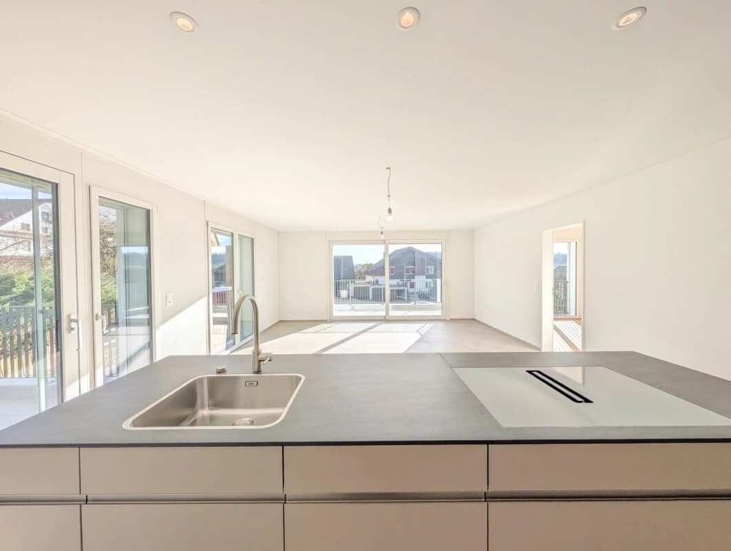 4.5-Zimmer-Wohnung im OG mit zwei Balkonen