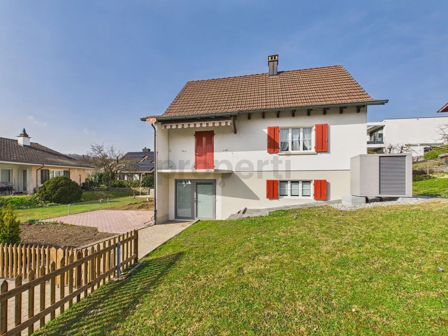 Modernes 6-Zimmer-Reihenhaus mit Balkon, Rheinau