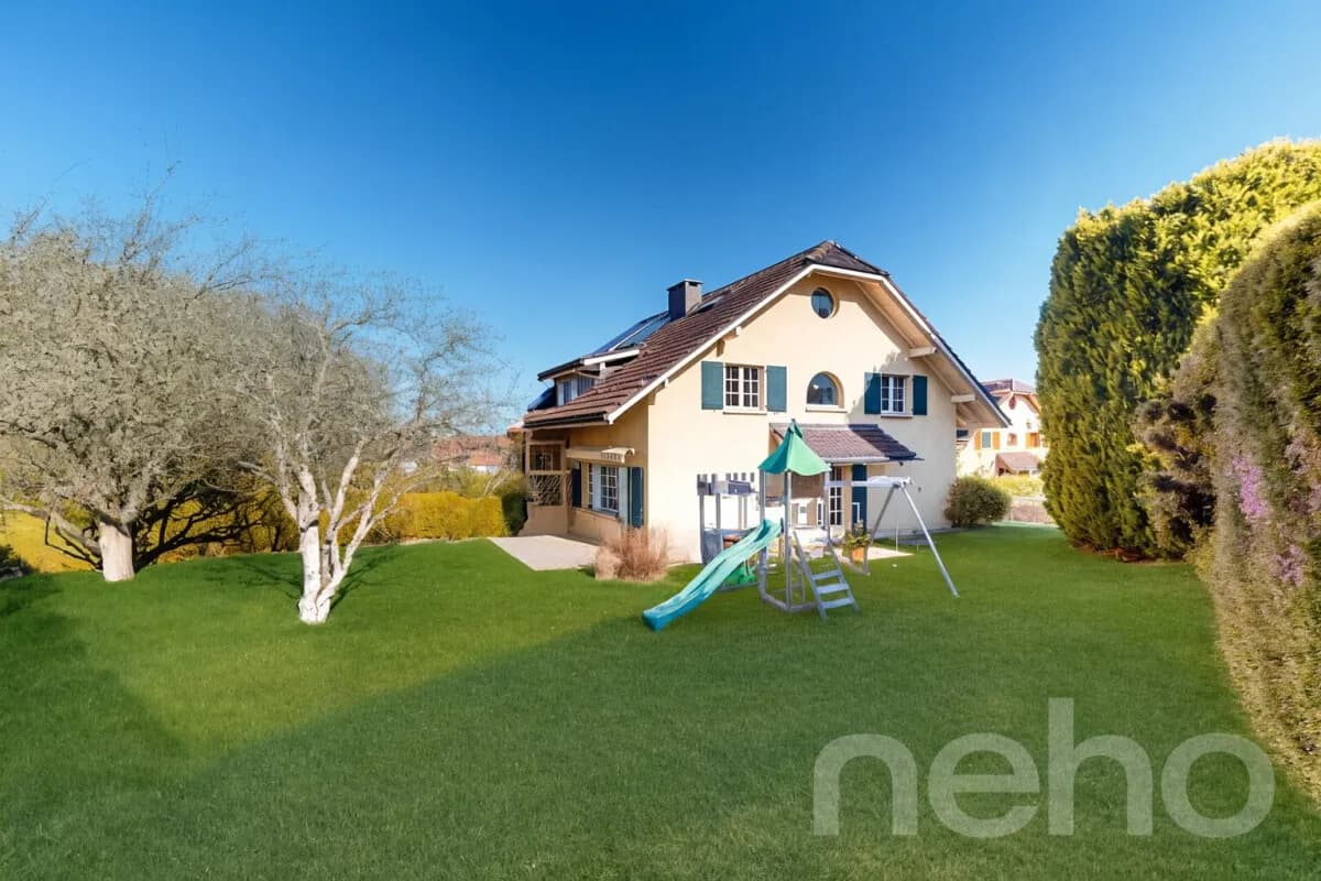 VILLA LUMINEUSE AU CALME, ENTRE NATURE ET PROXIMITÉ DE LAUSANNE