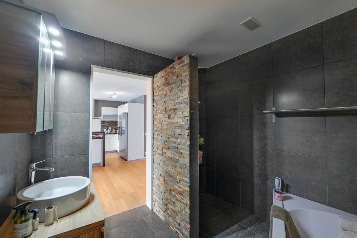 Hallwilersee: Top 4.5-Zi-Familienwohnung inkl. Garagenplatz