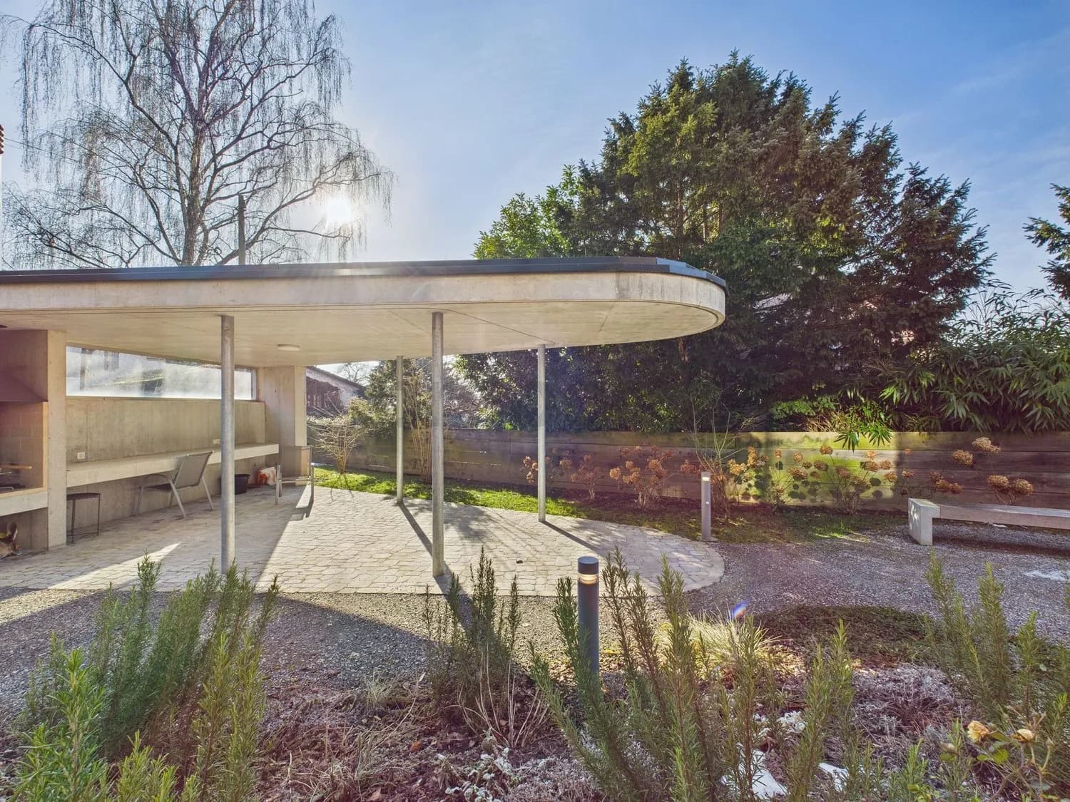 Moderne 2.5-Zimmer Wohnung mit Gartensitzplatz in Zürich