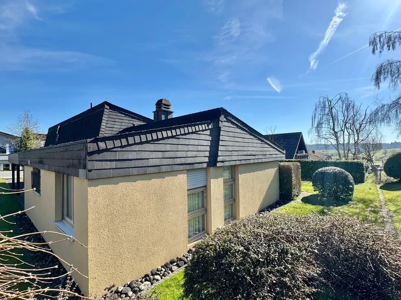 6.5 Zimmer Bungalow - sonnig, grosser Garten