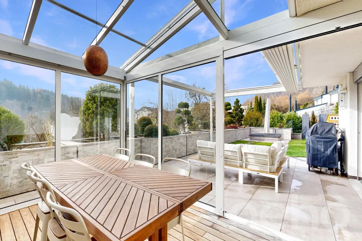 5.5-Zimmer-Gartenwohnung mit grossem Privatgarten und Hobbyraum