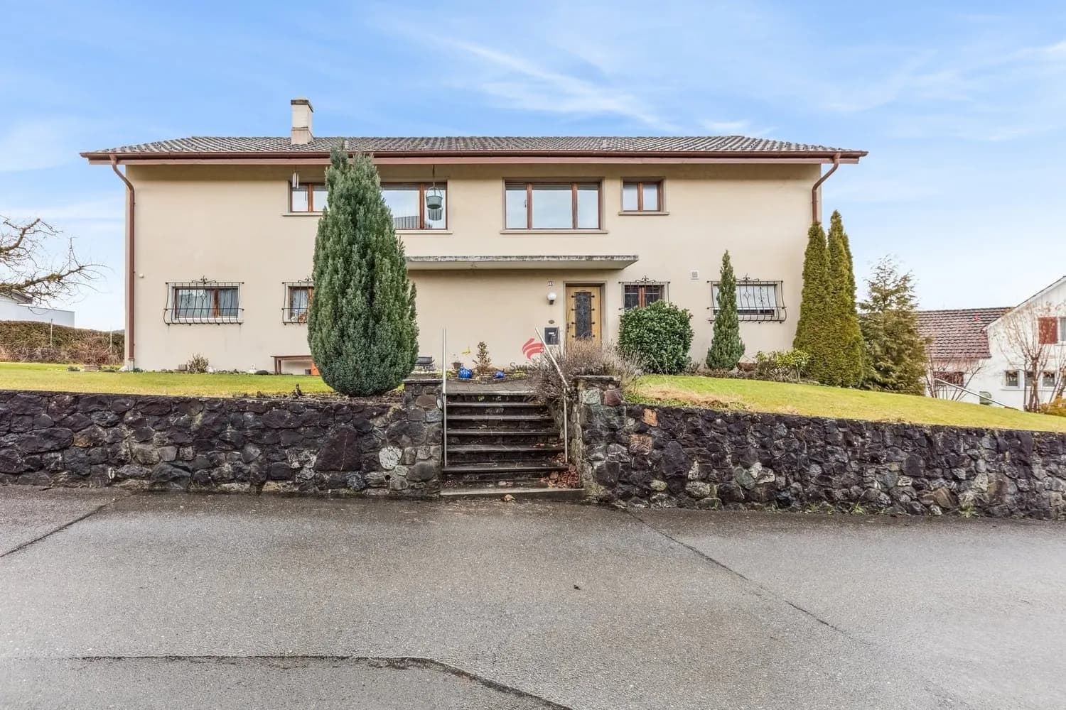 Zwei Häuser unter einem Dach