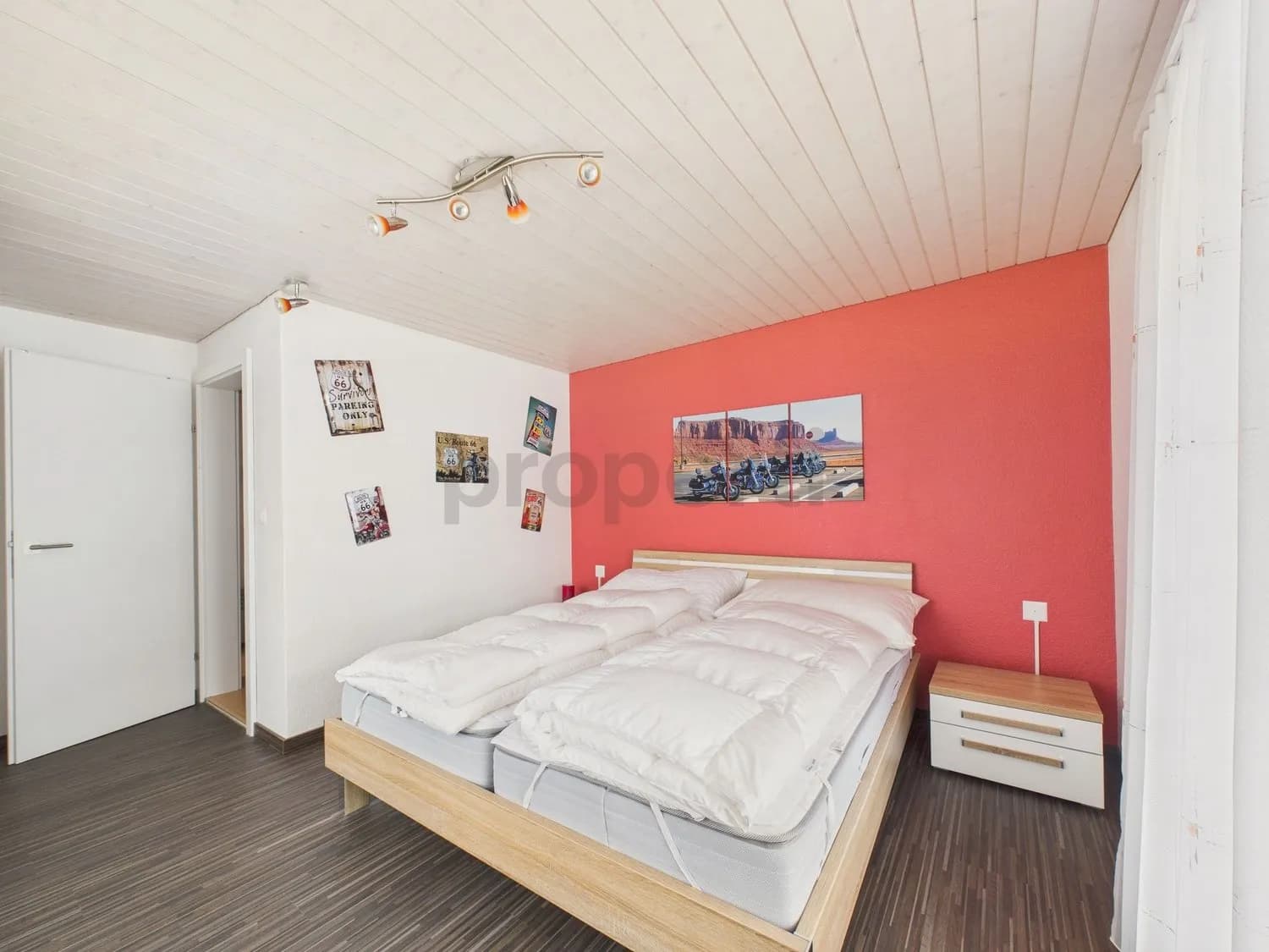 Geräumiges 7-Zimmer-Mehrfamilienhaus mit idealer Lage nahe Schule und Einkauf, Oberiberg