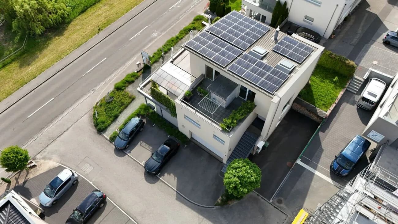 Wohn- und Geschäftshaus: Charmantes Zuhause mit Panoramablick über den Sempachersee