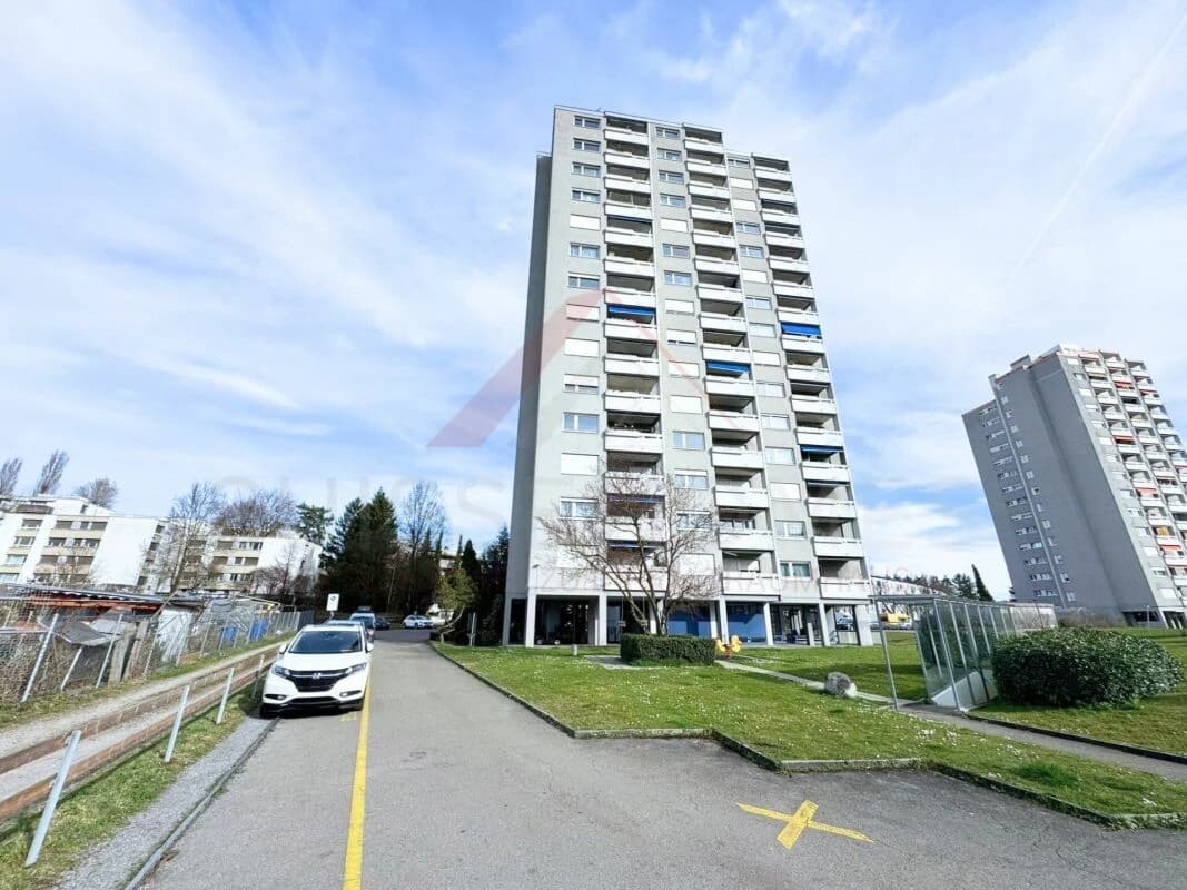 Exklusive 3.5-Zimmer-Wohnung im 15. Obergeschoss mit spektakulärer Weitsicht in 8152 Opfikon