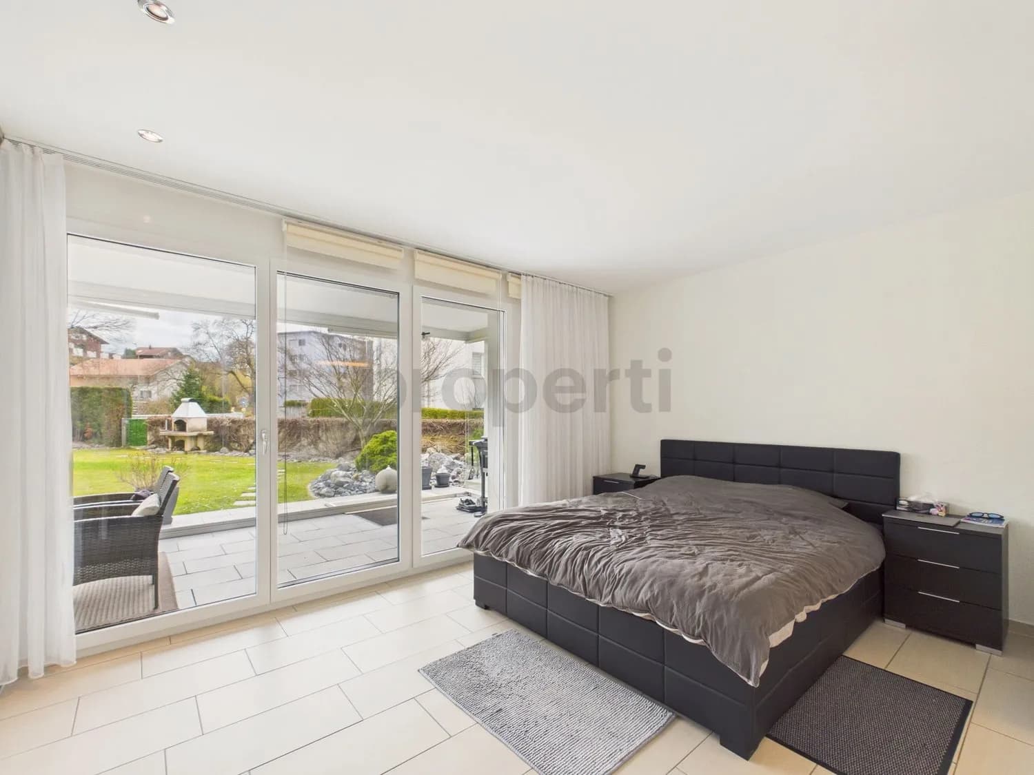 Moderne 5.5-Zimmer Wohnung mit 290m2 Garten in Wetzikon