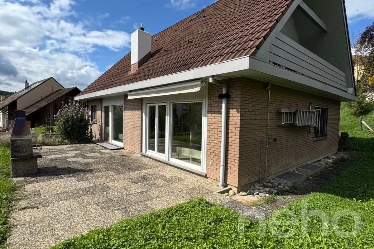 Charmantes Einfamilienhaus mit Gartenidylle und viel Platz in Magden