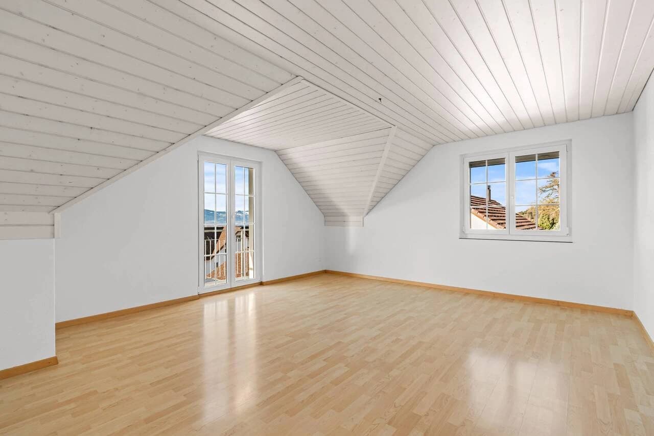 Sonniges Wohnen über der Nebelgrenze mit Pool und Weitsicht