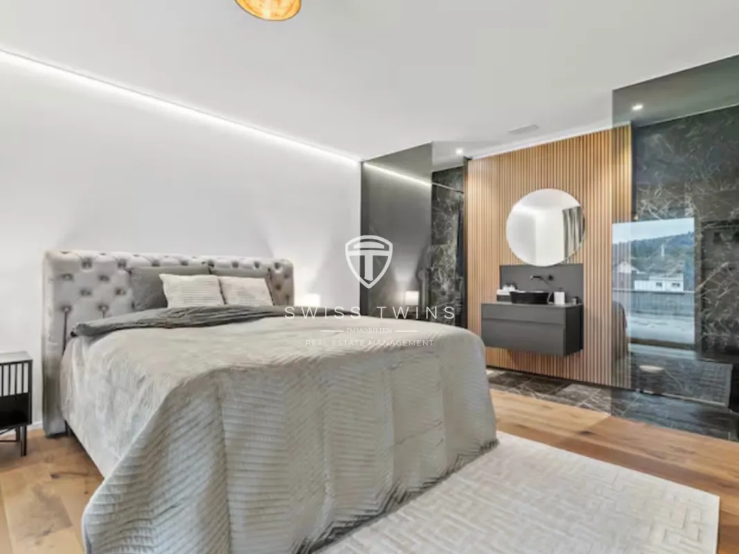 Luxuriöse 3.5-Zimmer-Terrassenwohnung mit 132m² Privat-Terrasse und traumhafter Aussicht auf Pilatus & Rigi