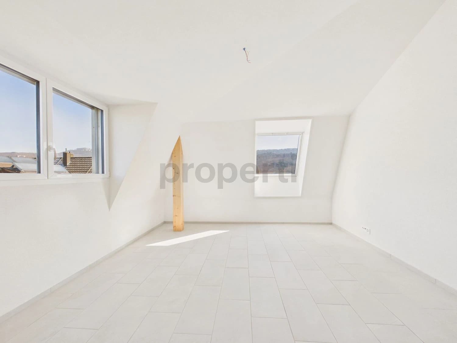 Moderne 4.5-Zimmer-Attikawohnung mit Balkon, Aesch