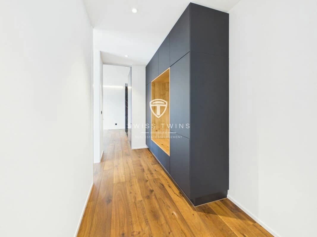 Luxuriöse 3.5-Zimmer-Terrassenwohnung mit 132m² Privat-Terrasse und traumhafter Aussicht auf Pilatus & Rigi