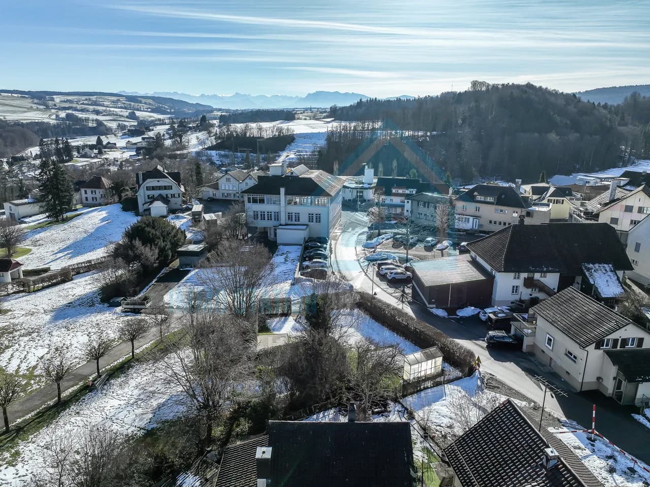 Stilvolle 4.5-Zimmer-Dachwohnung mit Loggia und Alpenblick in Burg AG