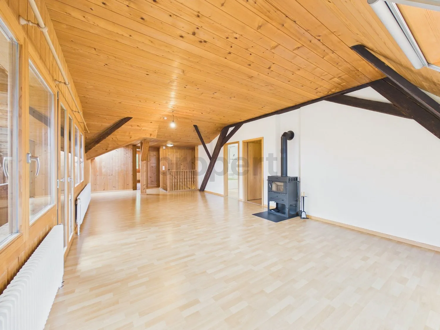 4.5-Zimmer-Dachwohnung in ruhiger, sonniger Lage