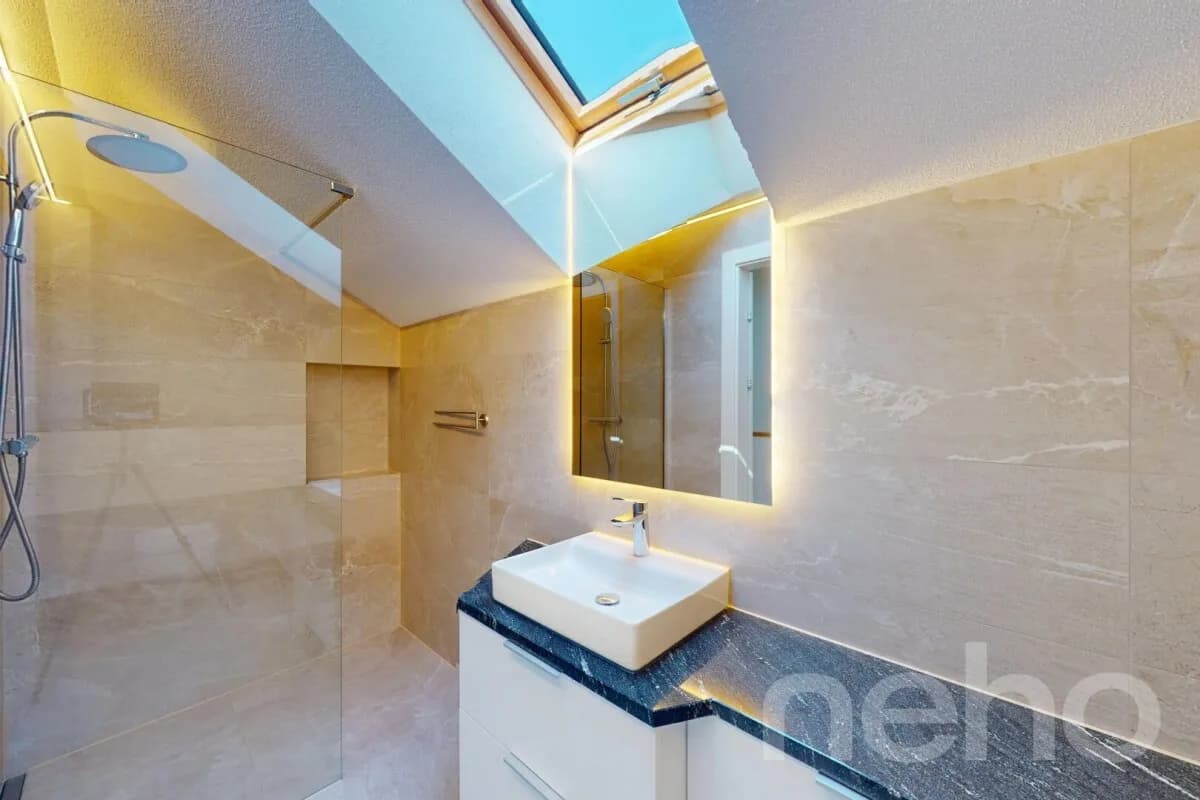 Ankommen und durchatmen: Neubau mit unverbaubarem Bergblick