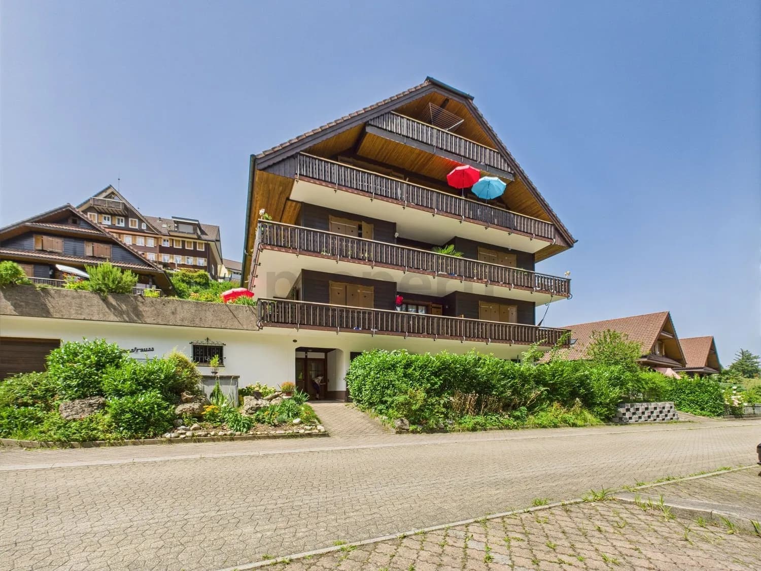 Grosszügige 6.5-Zimmer-Maisonette mit Weitsicht in Meierskappel