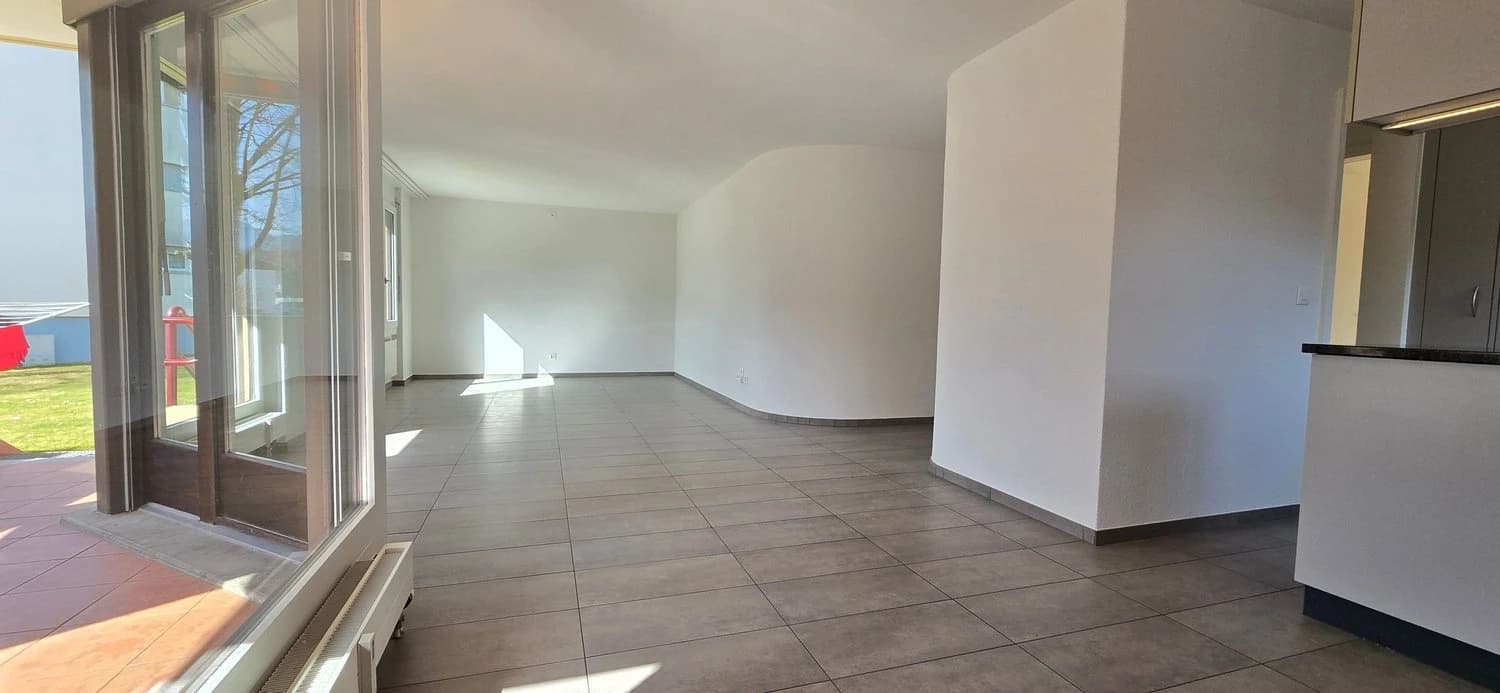 Frisch renovierte 4.5 Zi.-Wohnung direkt neben Kindergarten- & Grundschule