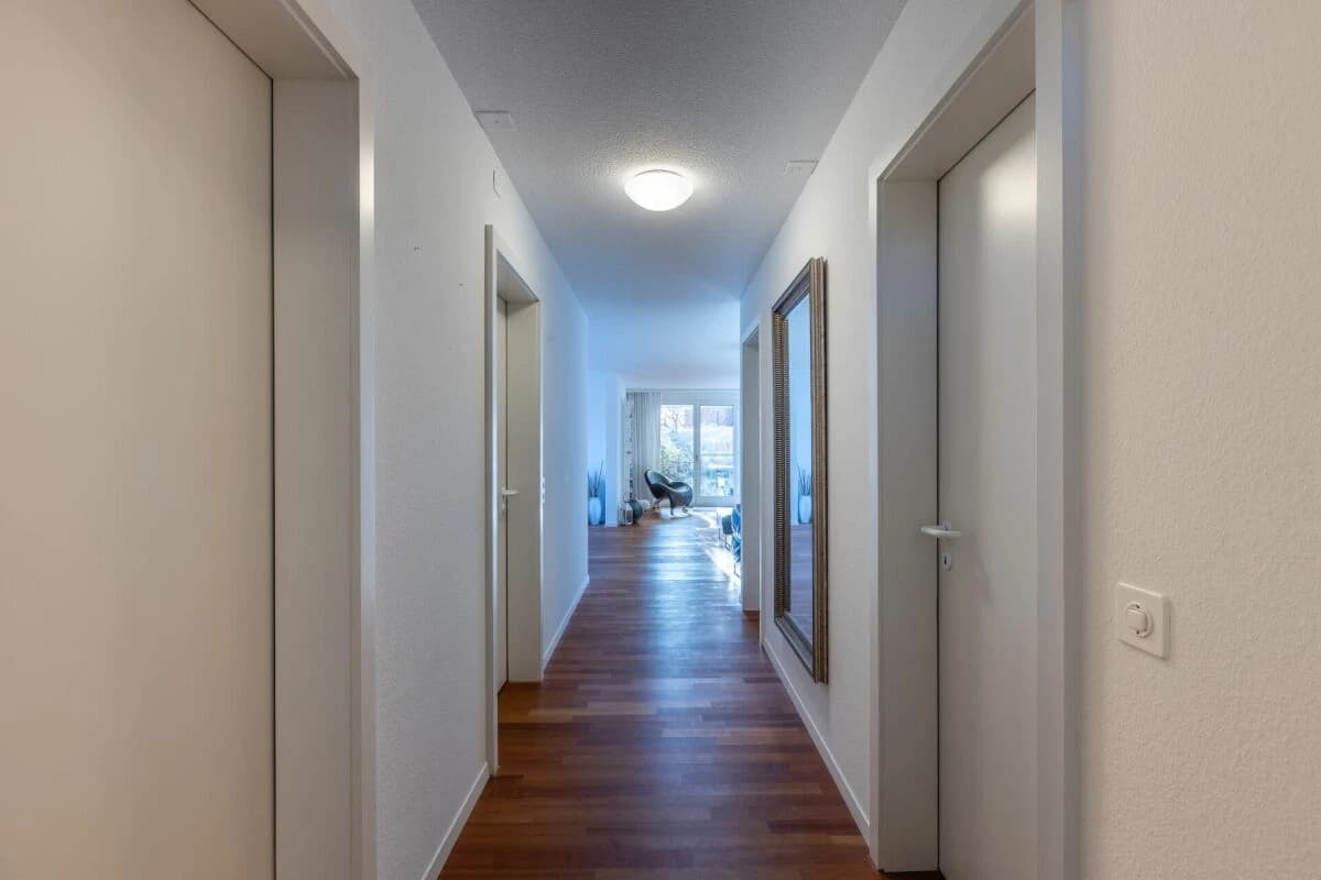 Grosse Sonnenterrasse plus Cheminée im exklusives Terrassenhaus beim Lindli