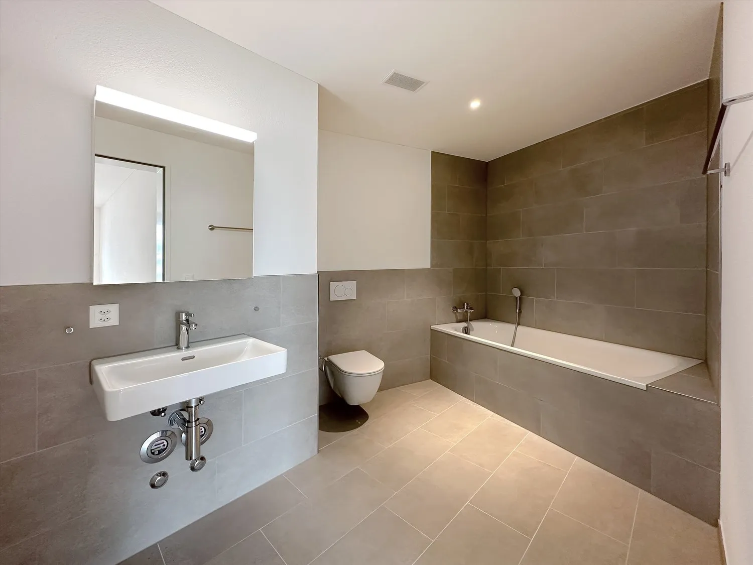 Attraktive Neubauwohnung in ruhigem Quartier!