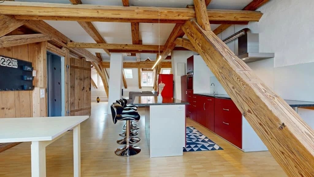 Gschichtsträchtigi Muure mit modernem Inneläbe ir Burgdorfer Autstadt