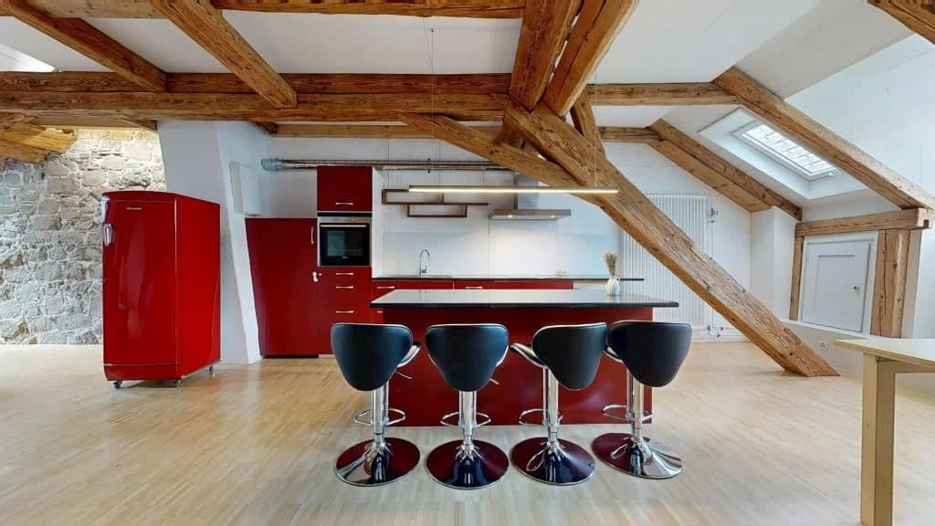 Gschichtsträchtigi Muure mit modernem Inneläbe ir Burgdorfer Autstadt