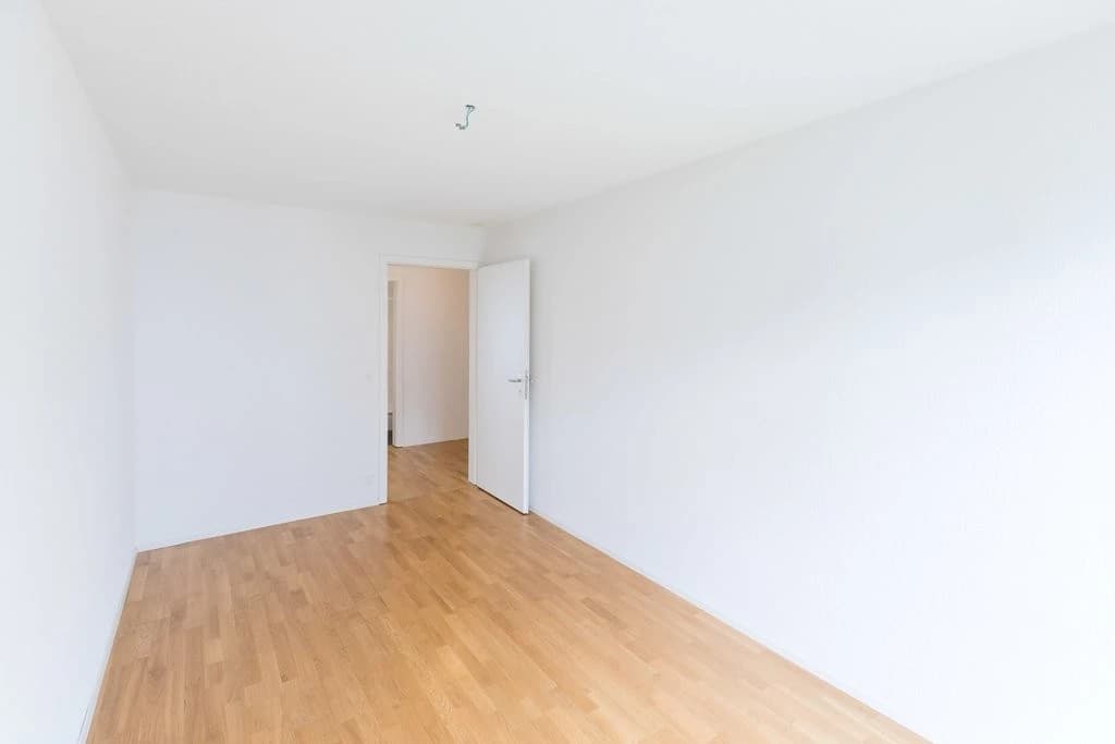 Grosse 2.5-Zimmerwohnung zu vermieten!