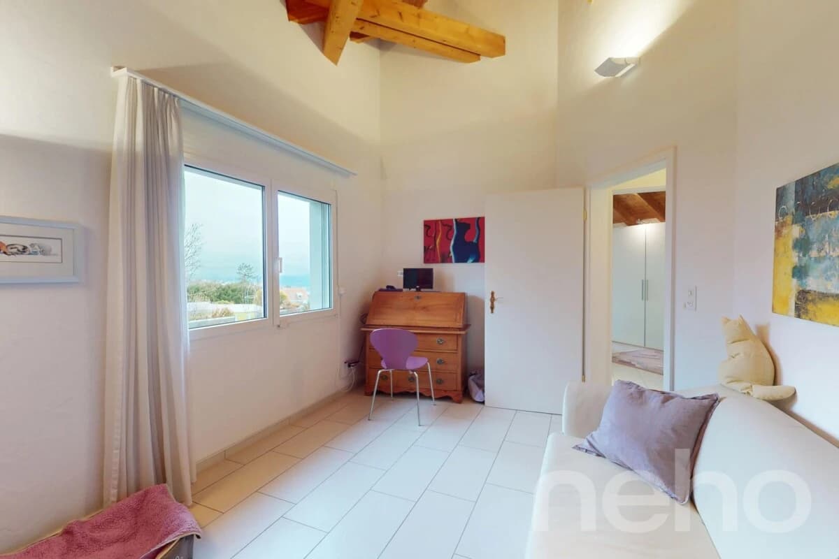 Lichtdurchflutetes Einfamilienhaus mit unverbaubarer Aussicht