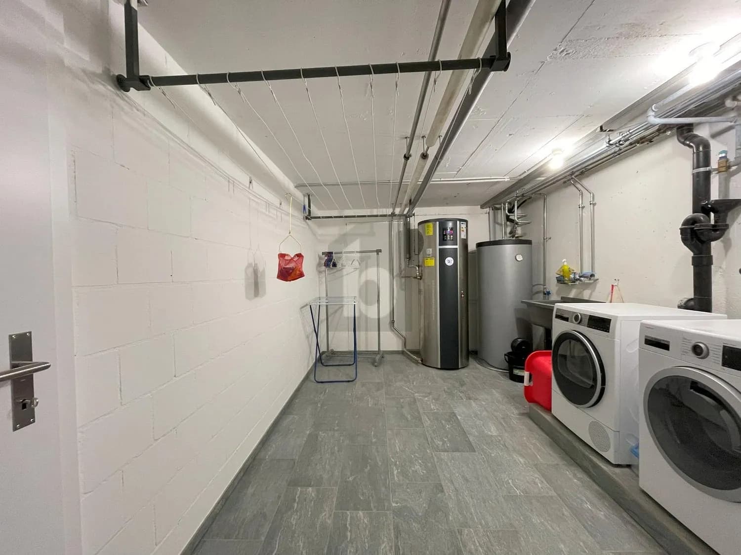 AN BESTER LAGE MIT POOL UND PANORAMASICHT!