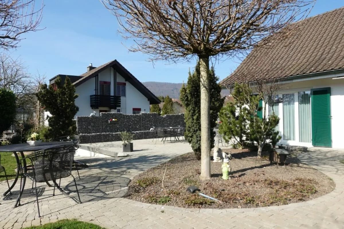 Einfamilienhaus mit grossem Garten