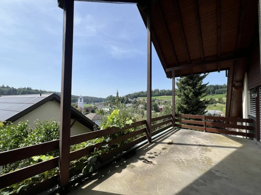 Freistehendes Einfamilienhaus mit Einliegerwohnung