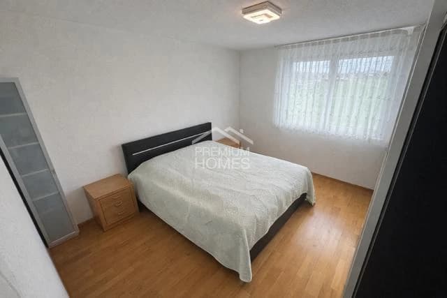 Moderne 2.5-Zimmerwohnung mit Lift und Balkon