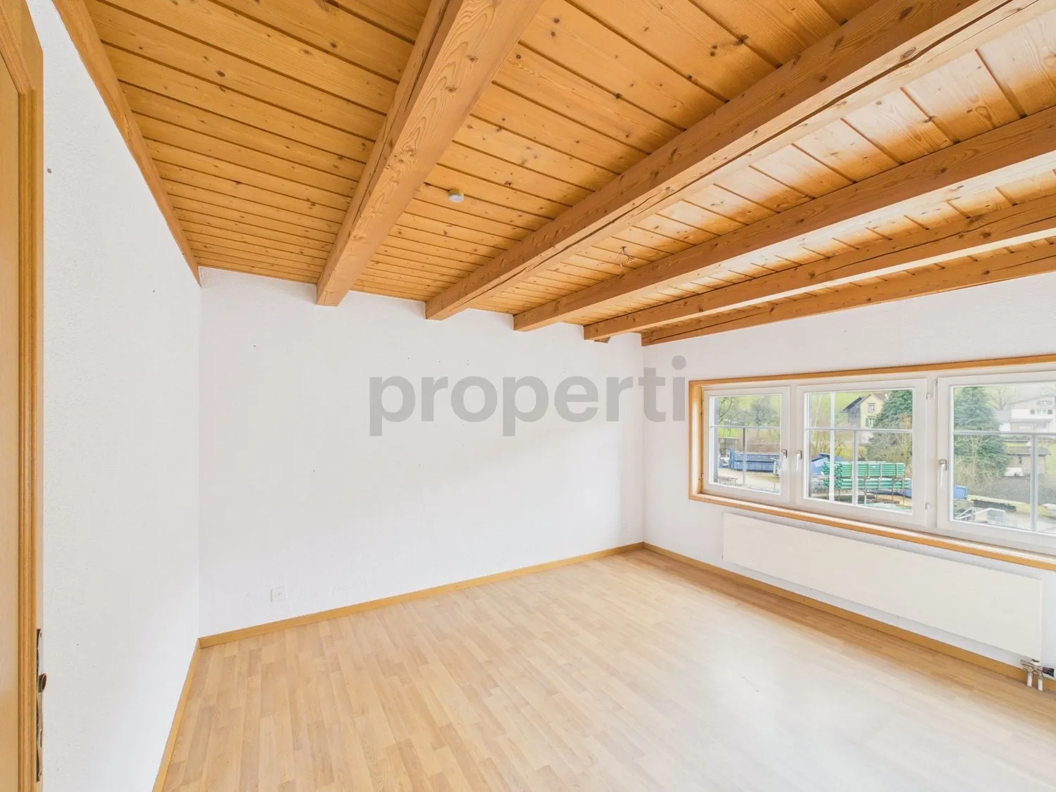 Neu renovierte 3.5-Zimmer-Wohnung mit Parkplatz, Unterrindal