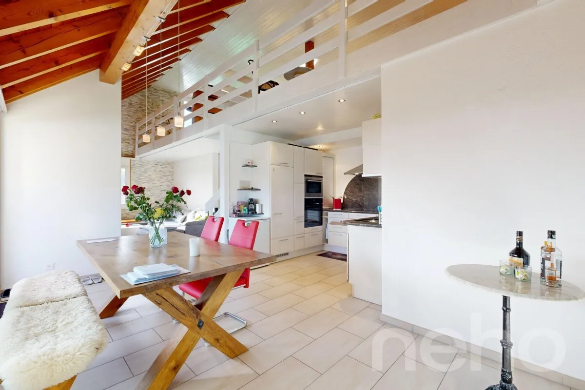 Grosszügige Dachwohnung mit Galerie an zentraler Lage