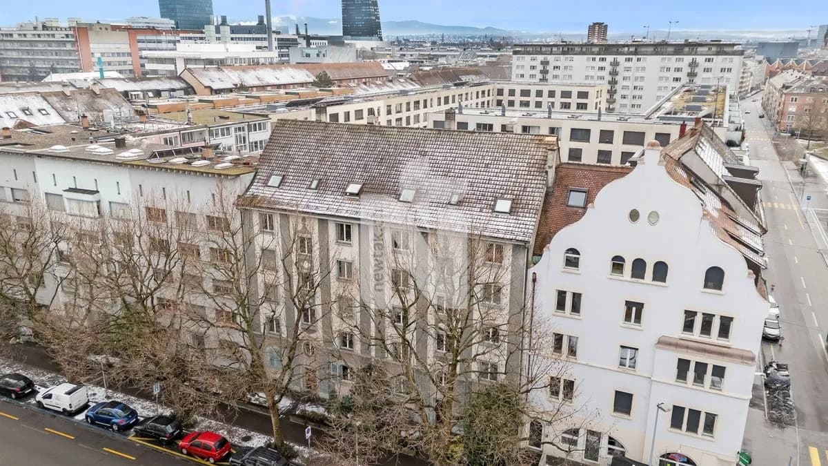 Helle und grosszügige 4.5-Zimmer-Wohnung mit Balkon und Gemeinschaftsgarten - nahe Badischer Bahnhof und Langen Erle