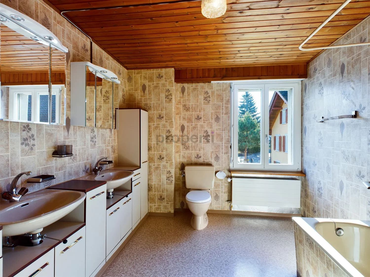 CHARMANT AN ZENTRALER UND RUHIGER LAGE