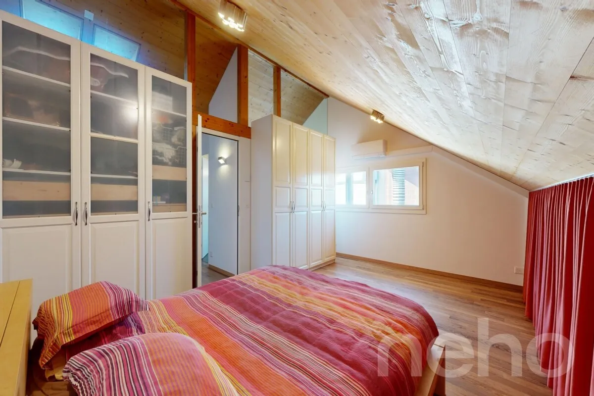 Grosszügige Doppelhaushälfte mit Garten und Terrassen an ruhiger Lage