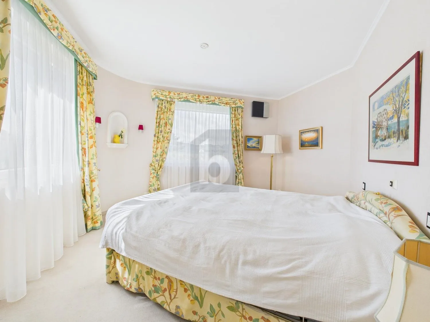 GROSSZÜGIG, (TEIL-)MÖBLIERT & AN BESTER LAGE