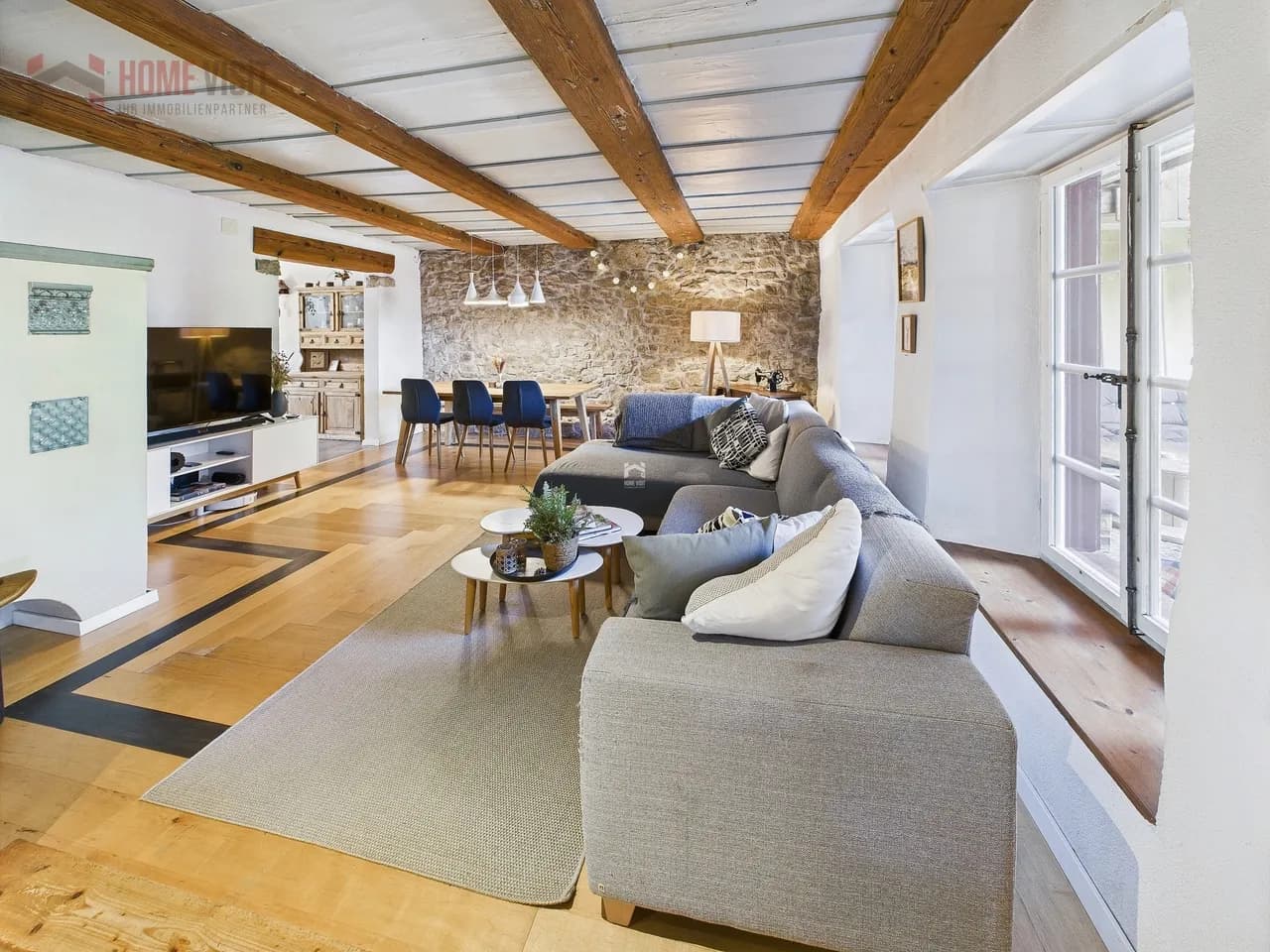 5.5-Zi.-Wohnung mit Pferdehaltungsmöglichkeit in Zweifamilienhaus