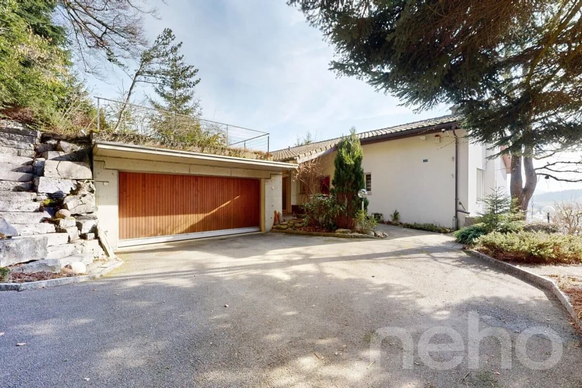 Familienparadies am Südhang mit Weitsicht und Bauland