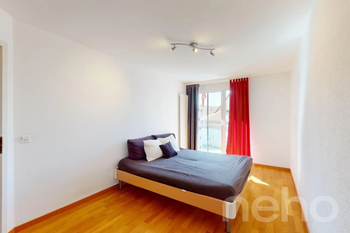 Grosszügige Doppelhaushälfte an ruhiger Lage in Märwil